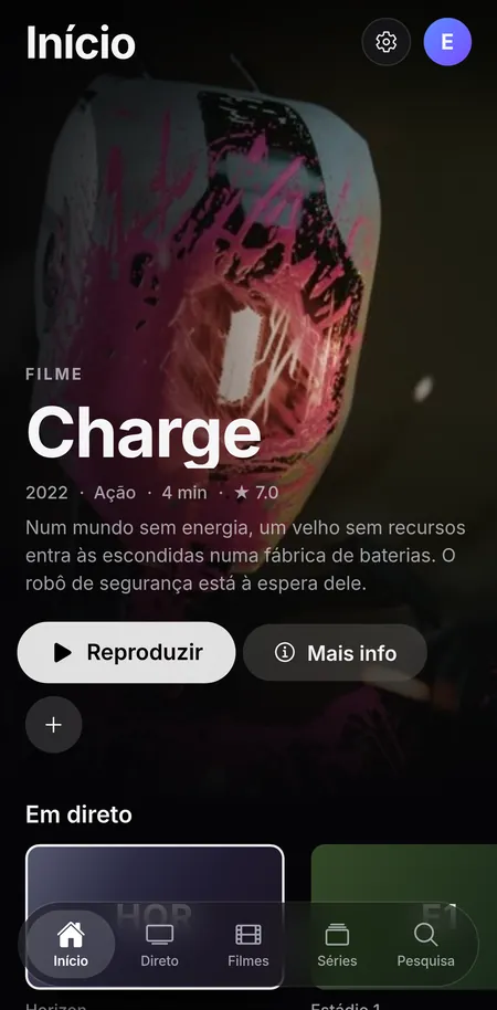 Ecrã inicial do CTV+ no iPhone: Charge em destaque, depois a TV em direto e as novidades